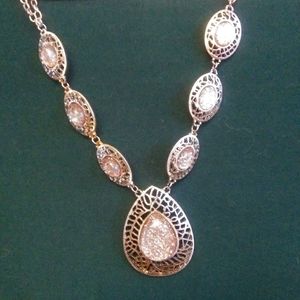 Elegant Deluxe Carved Cut Out Sliver Glitter Teardrops Choker/Necklace